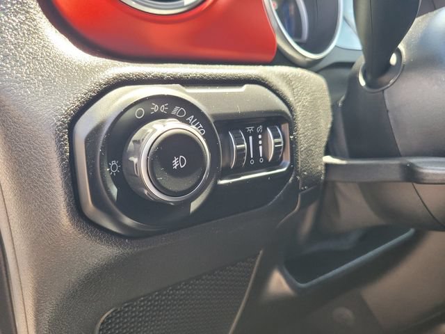 Used 2018 Jeep Wrangler Rubicon AWD/4WD image 17