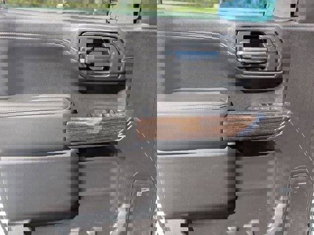 Used 2020 GMC Sierra 1500 Elevation w/ Elevation Value Package image 13