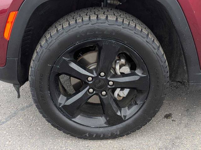 Used 2023 Jeep Grand Cherokee Altitude AWD/4WD image 12