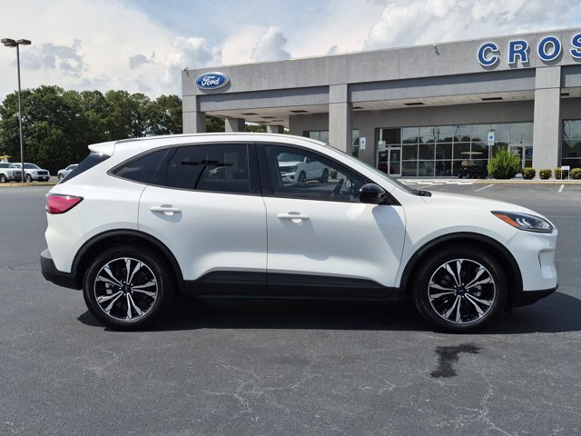 Certified 2022 Ford Escape SE w/ SE Sport Appearance Package FWD image 3