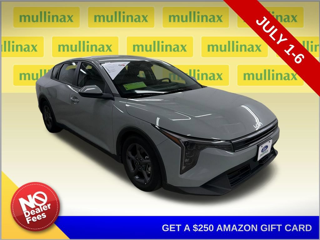 Used 2025 Kia K4 FWD image 1