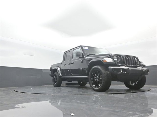Used 2024 Jeep Gladiator Sport image 32