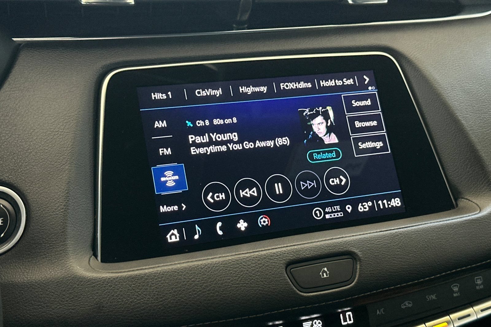 Used 2023 Cadillac XT4 Premium Luxury FWD image 17