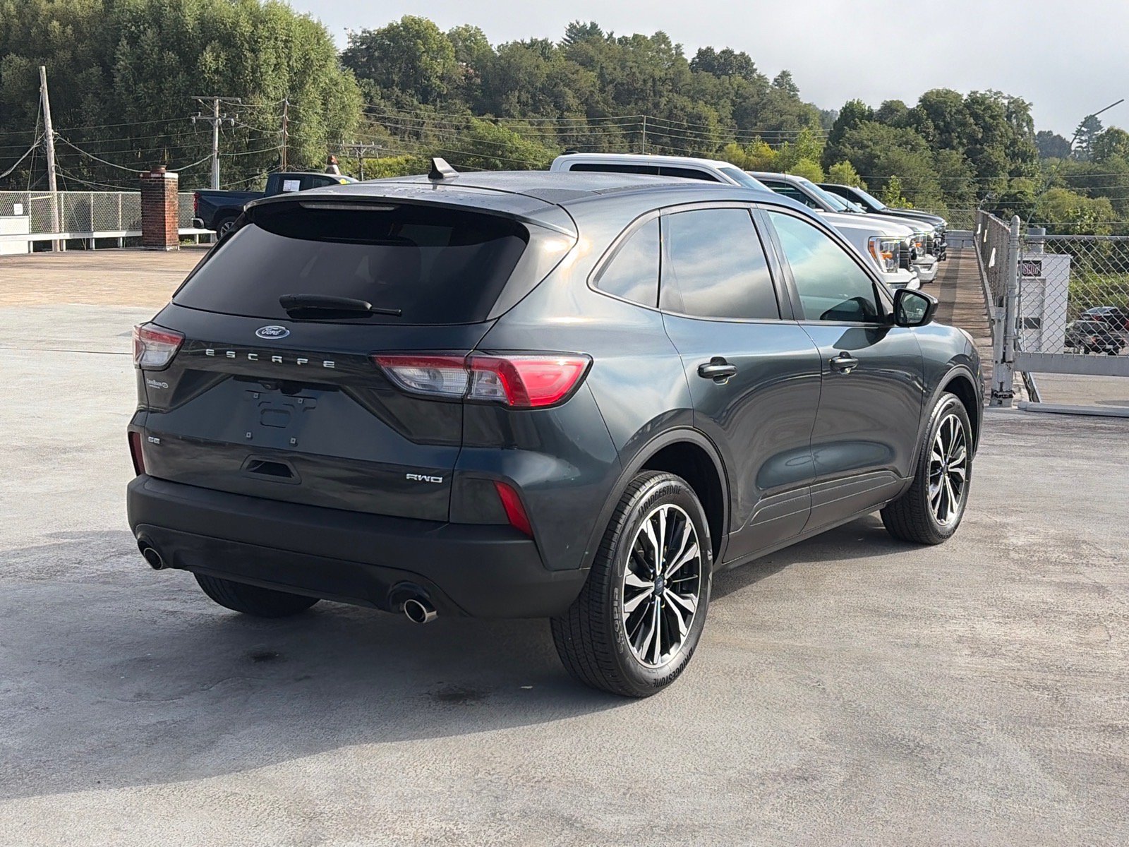 Certified 2022 Ford Escape SE w/ SE Sport Appearance Package AWD/4WD image 3