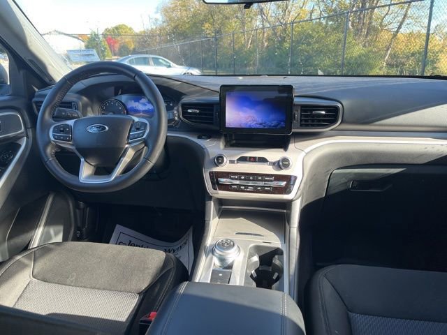 Certified 2023 Ford Explorer XLT image 10
