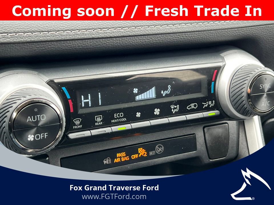 Used 2025 Toyota RAV4 XLE image 27