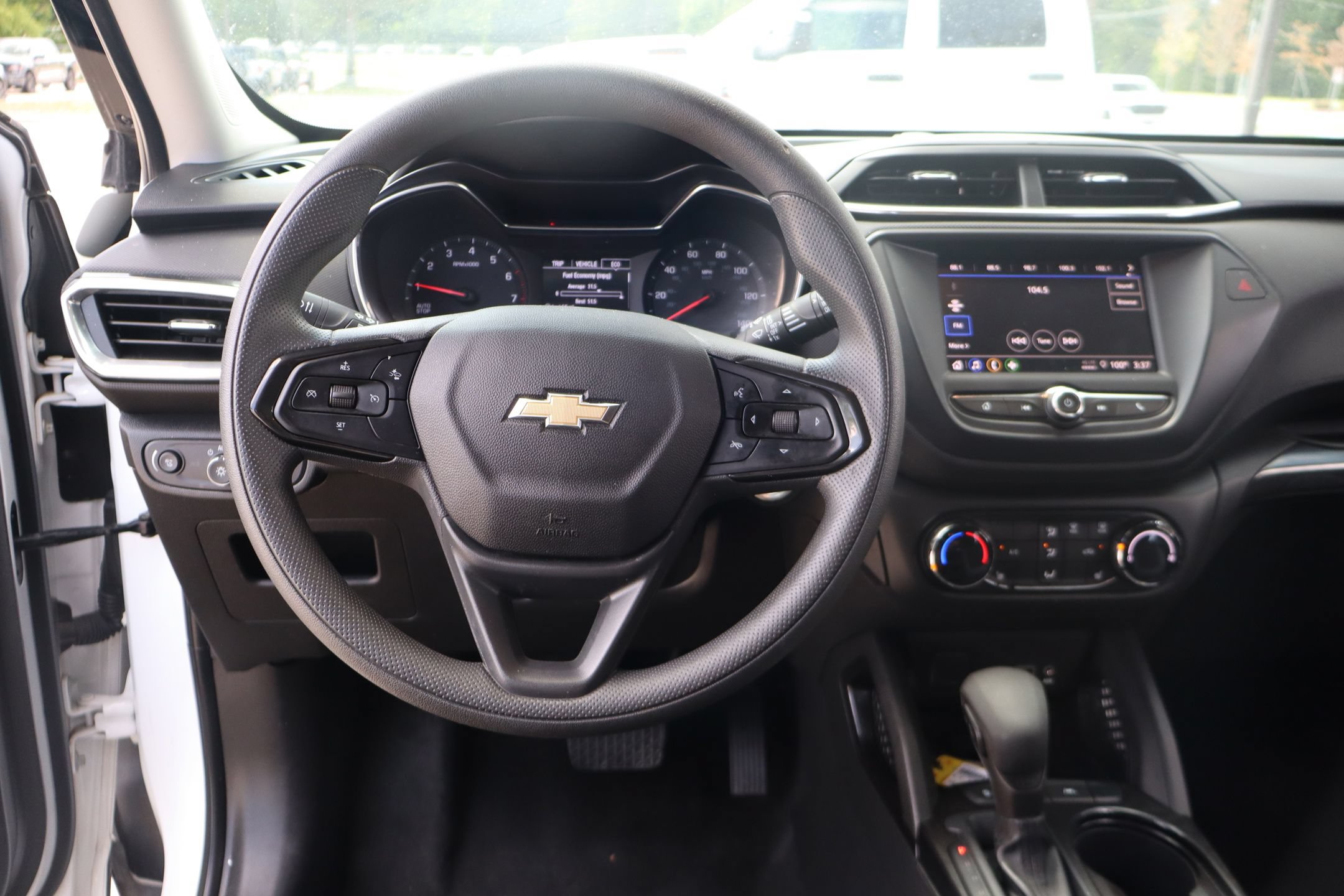 Used 2023 Chevrolet TrailBlazer LT FWD image 18