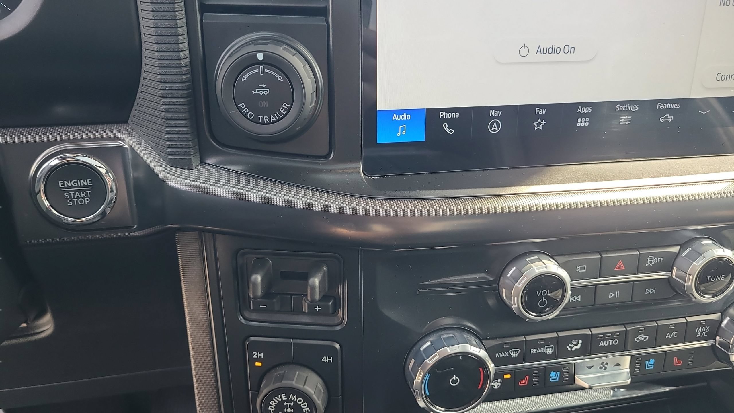 Certified 2025 Ford F150 Platinum AWD/4WD image 31