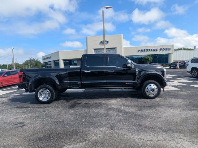 Certified 2025 Ford F450 Platinum w/ Platinum Plus Package AWD/4WD image 4