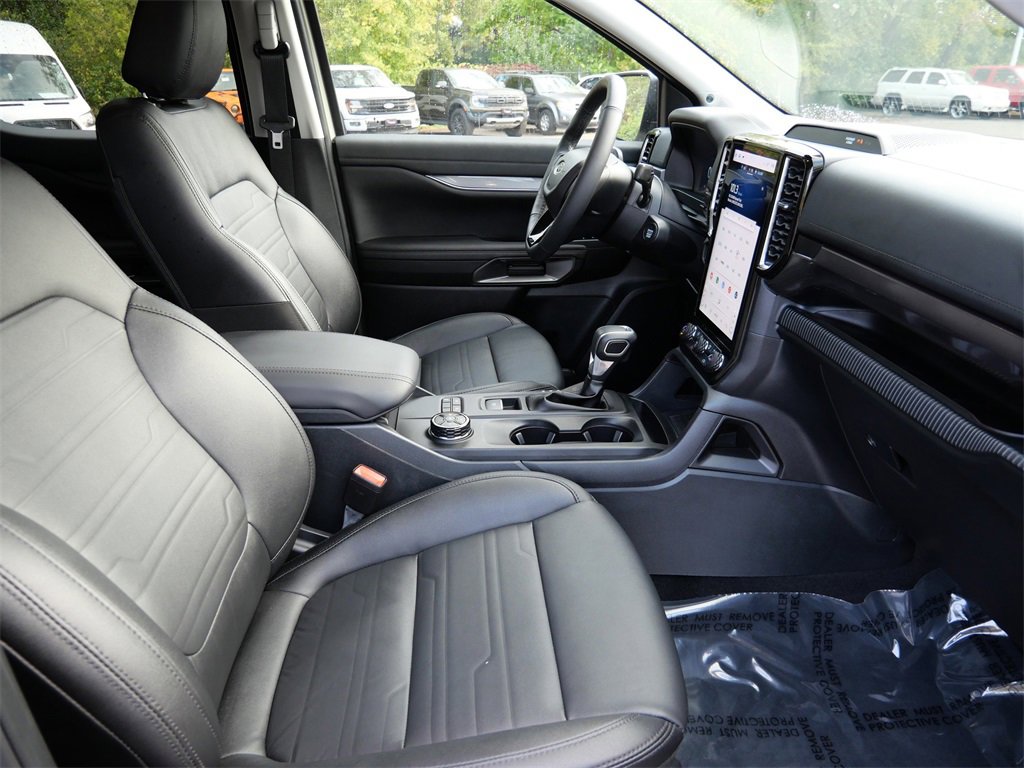 Certified 2025 Ford Ranger Lariat w/ Black Appearance Package image 8