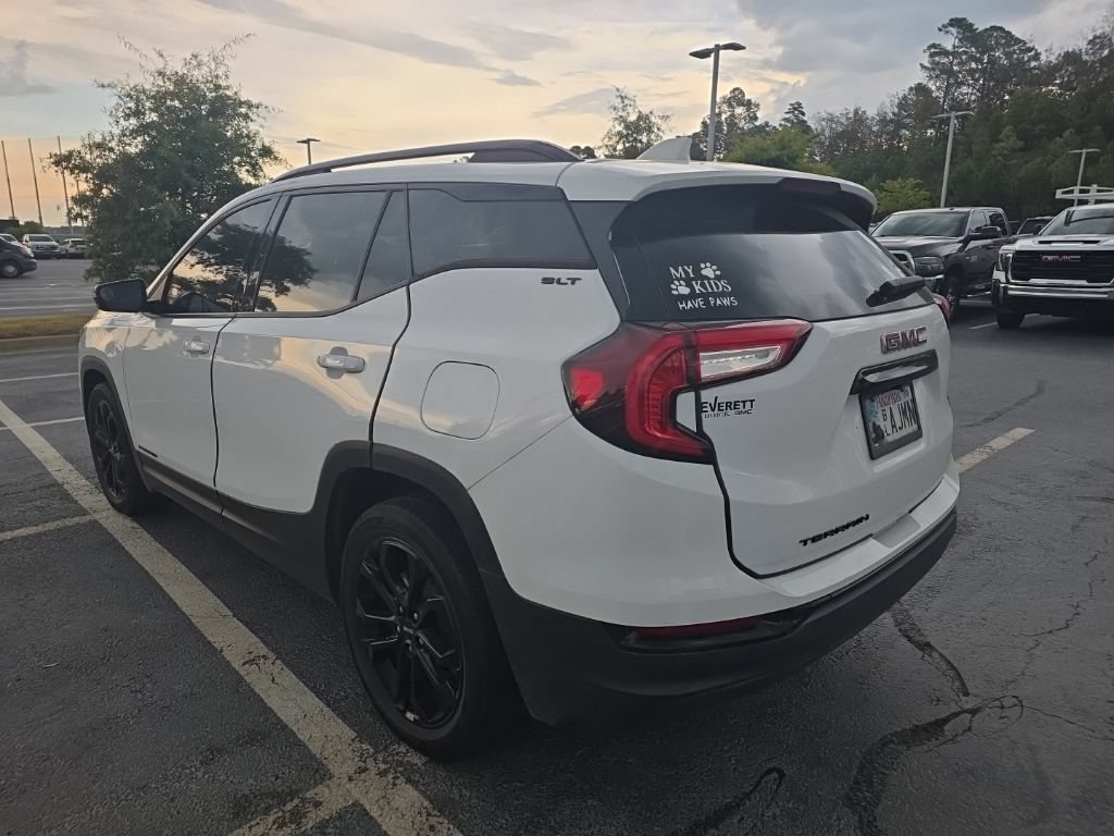 Used 2022 GMC Terrain SLT w/ Infotainment Package II FWD image 8