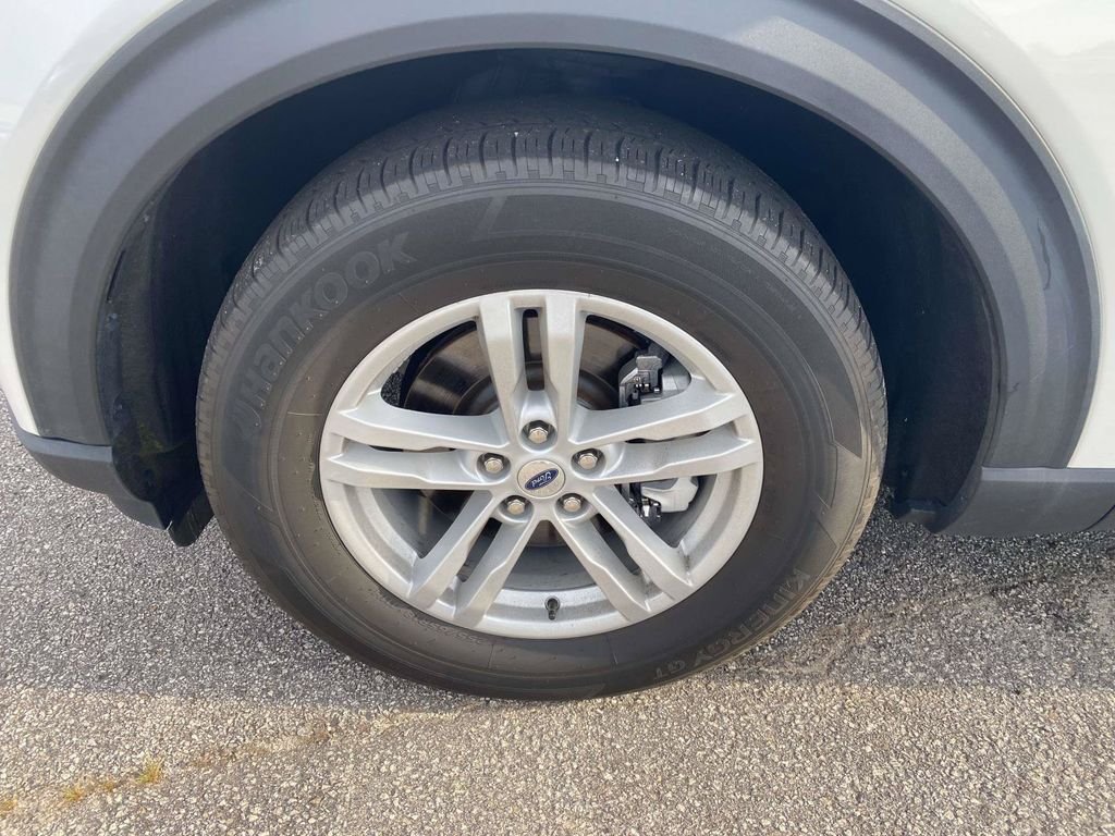 Certified 2024 Ford Explorer XLT RWD image 4