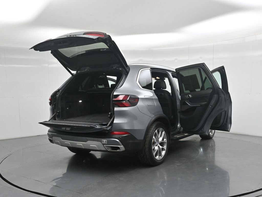 Used 2024 BMW X5 xDrive40i AWD/4WD image 6