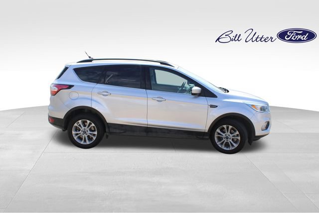 Certified 2018 Ford Escape SE w/ SE Sync 3 Package FWD image 4