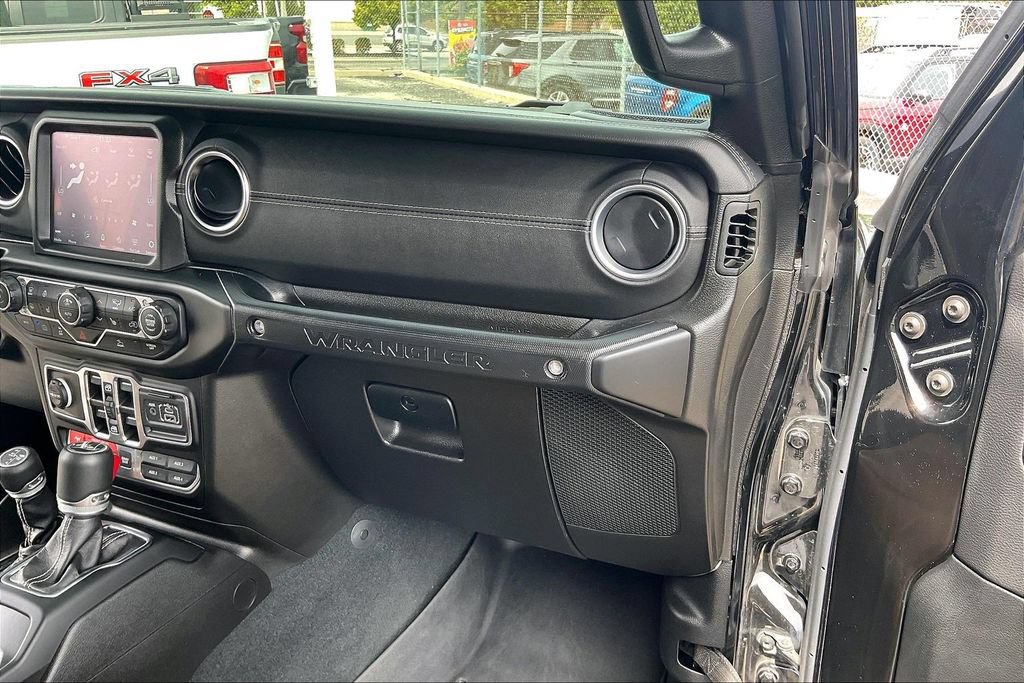 Used 2022 Jeep Wrangler Unlimited Rubicon 4xe w/ Cold Weather Group AWD/4WD image 14
