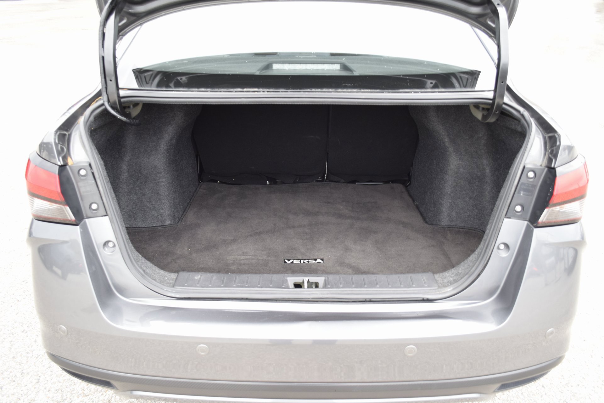 Used 2023 Nissan Versa SV image 21