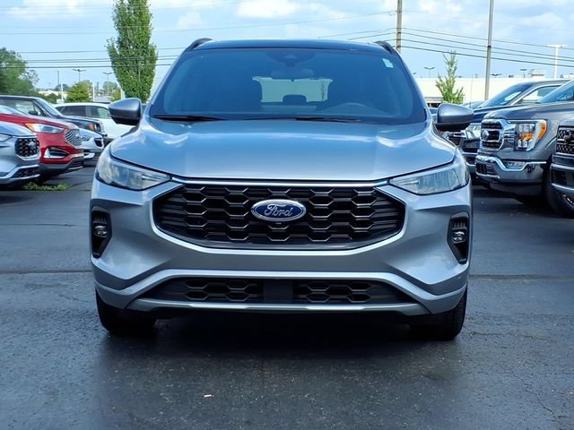 Certified 2024 Ford Escape ST-Line Select w/ Tech Pack #2 AWD/4WD image 2