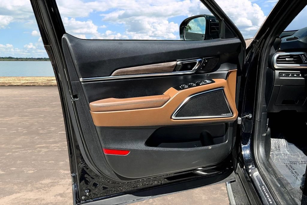 Used 2020 Kia Telluride SX w/ SX Prestige Package AWD/4WD image 22