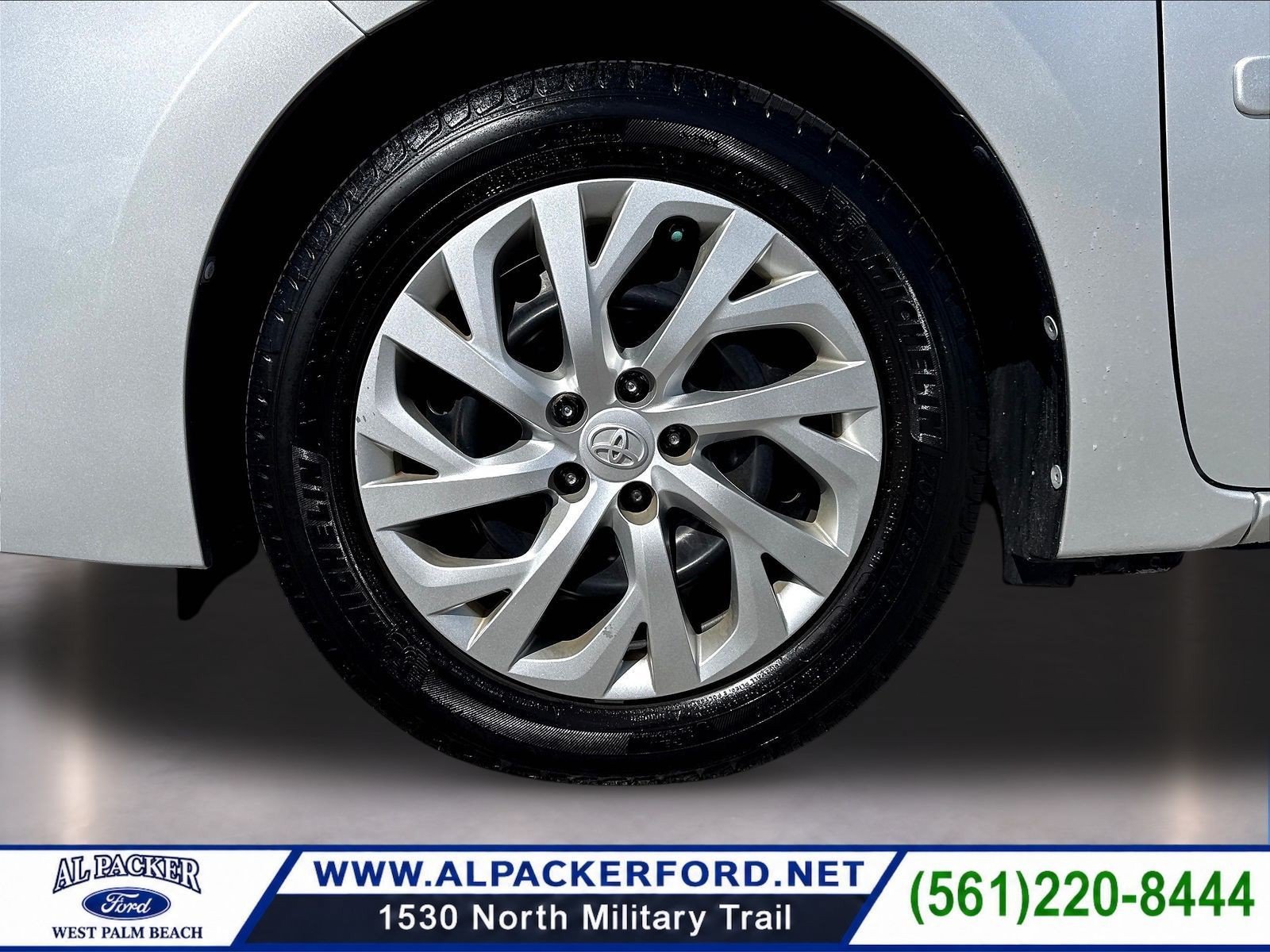 Used 2017 Toyota Corolla LE FWD image 35
