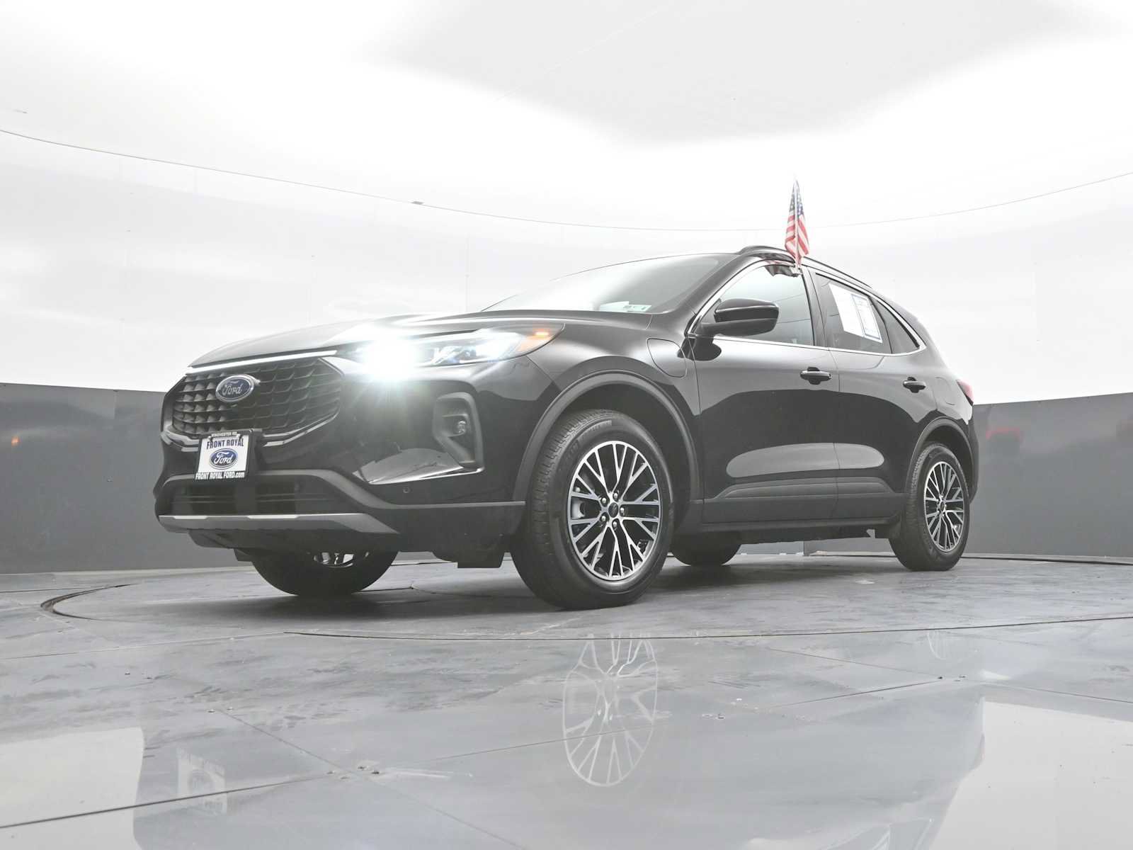 Certified 2026 Ford Escape SE w/ PHEV Premium Package FWD image 37