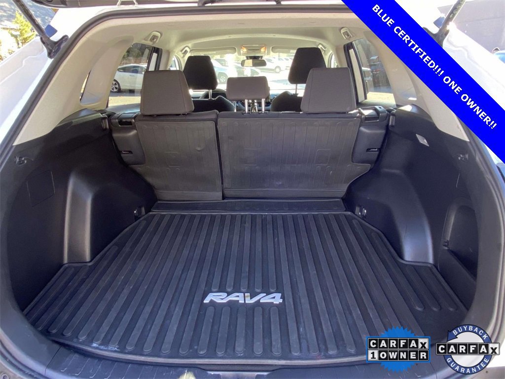 Used 2021 Toyota RAV4 LE image 8