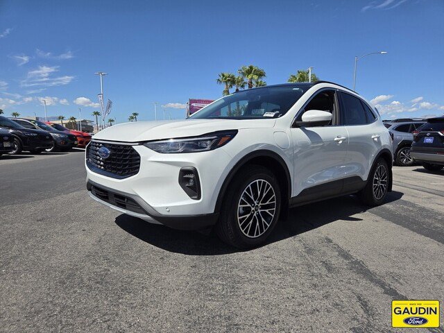 Certified 2025 Ford Escape SE w/ PHEV Premium Package FWD image 3