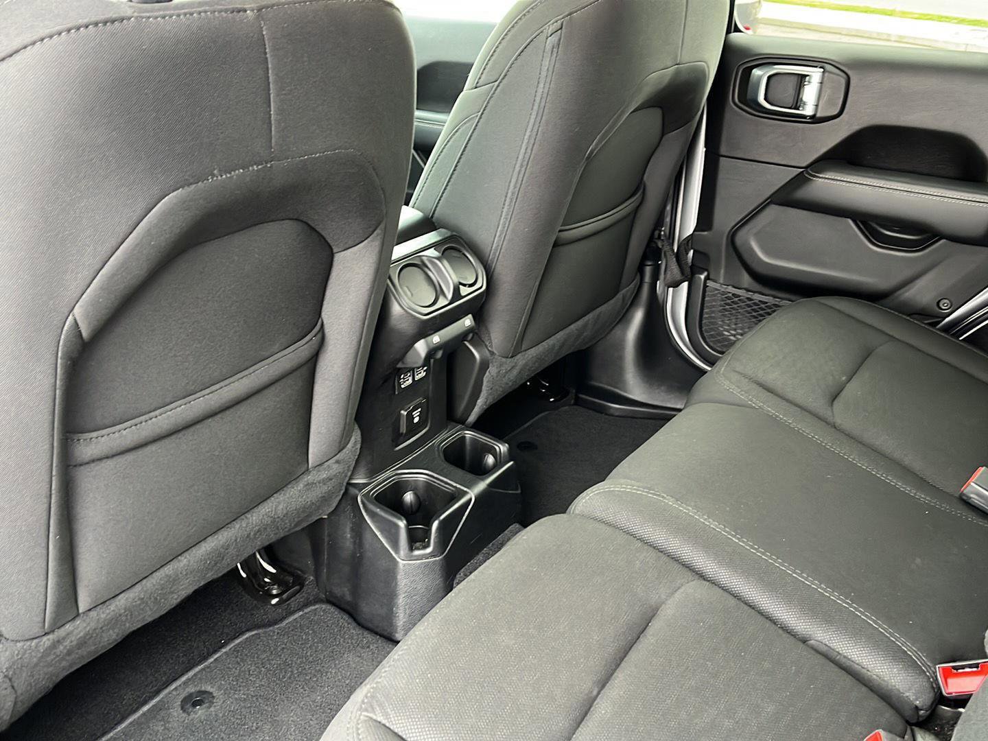 Used 2019 Jeep Wrangler Unlimited Sahara image 36