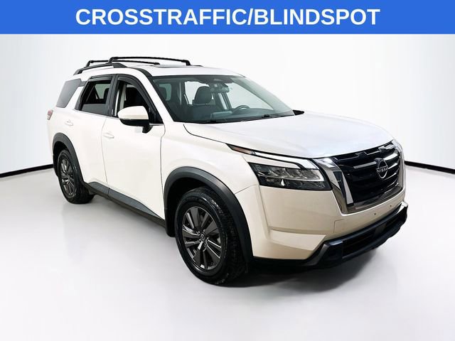 Used 2022 Nissan Pathfinder SV w/ SV Premium Package image 5