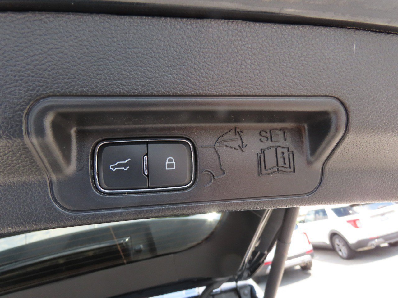 Certified 2022 Ford Explorer ST-Line RWD image 15