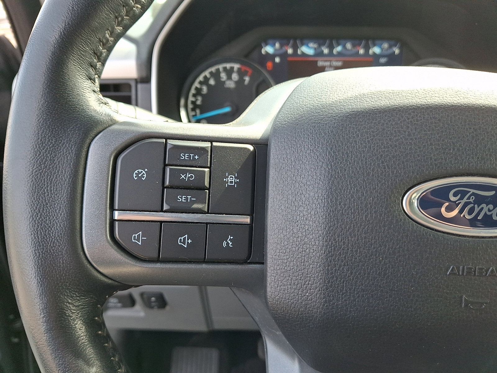 Certified 2022 Ford F150 XLT w/ Equipment Group 302A High image 19