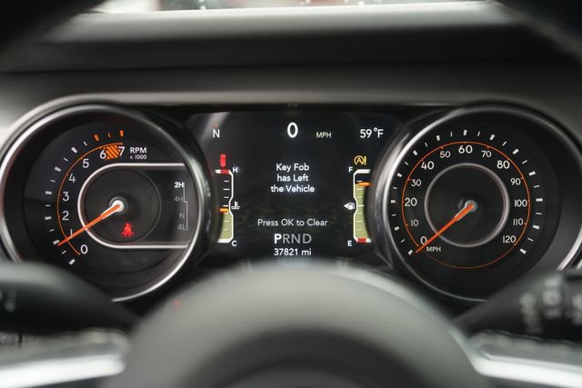 Used 2022 Jeep Wrangler Unlimited Sahara w/ Cold Weather Group AWD/4WD image 24