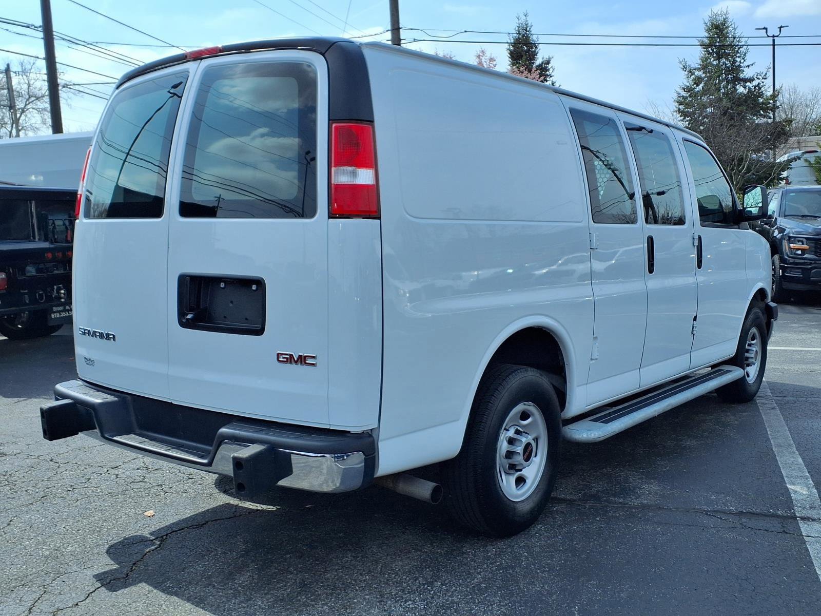 Used 2024 GMC Savana 2500 w/ Driver Convenience Package image 5