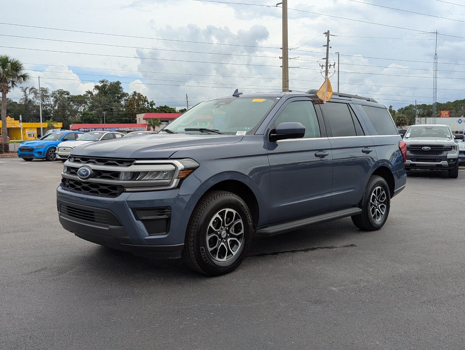 Certified 2023 Ford Expedition XLT RWD image 9