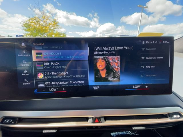 Used 2022 BMW iX xDrive50 w/ Premium Package AWD/4WD image 19