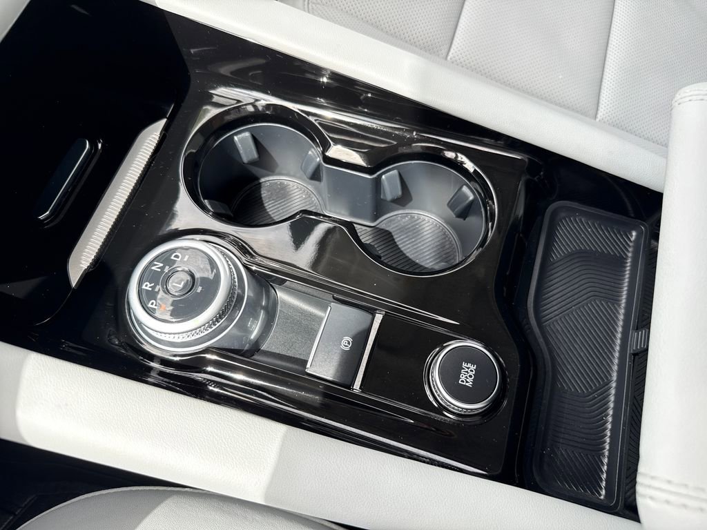 Certified 2025 Ford Explorer Platinum w/ Ultimate Package image 24