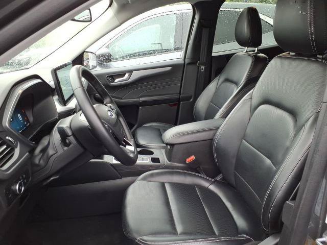 Certified 2025 Ford Escape Platinum AWD/4WD image 17
