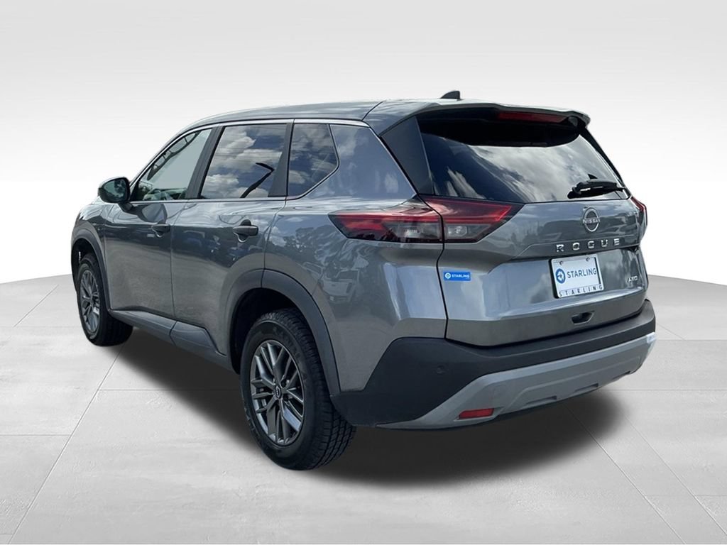 Used 2023 Nissan Rogue S AWD/4WD image 5