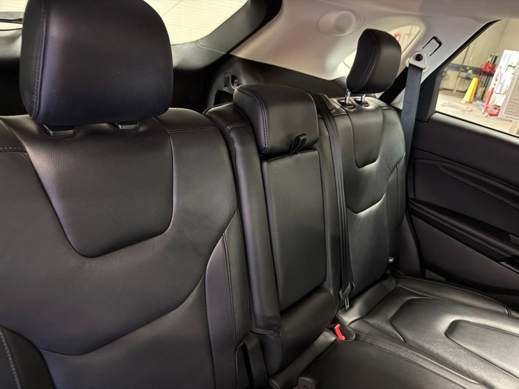 Certified 2022 Ford Edge Titanium AWD/4WD image 10