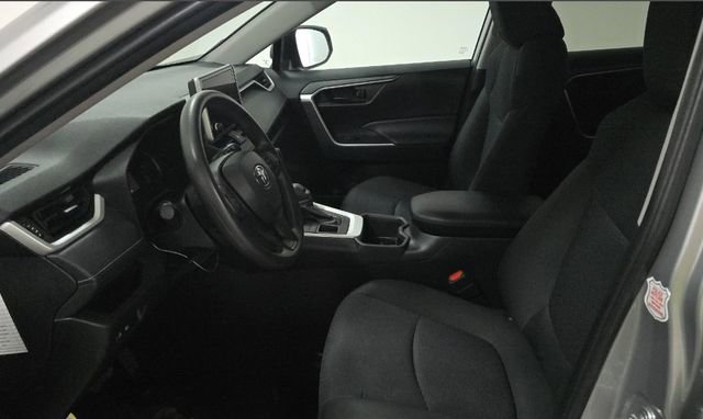 Used 2024 Toyota RAV4 LE AWD/4WD image 4