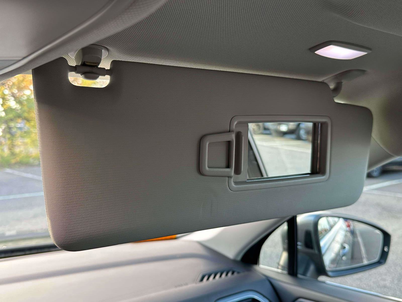 Used 2021 Volkswagen Tiguan SE w/ Panoramic Sunroof Package image 33