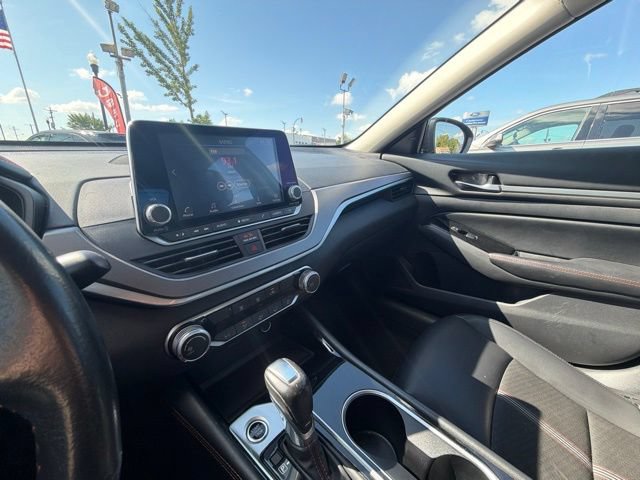 Used 2024 Nissan Altima 2.5 SR FWD image 28