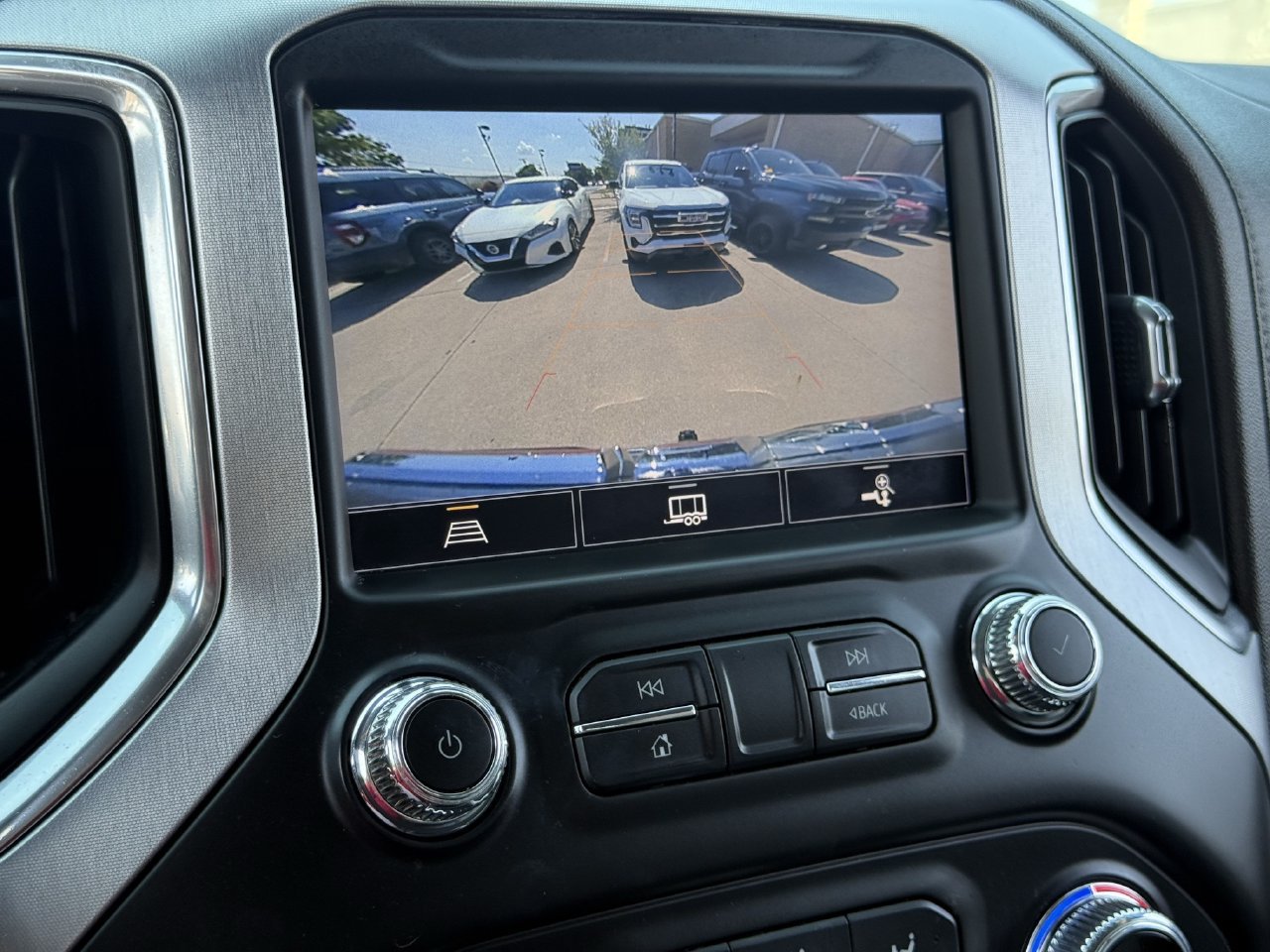 Used 2022 GMC Sierra 1500 SLT AWD/4WD image 19