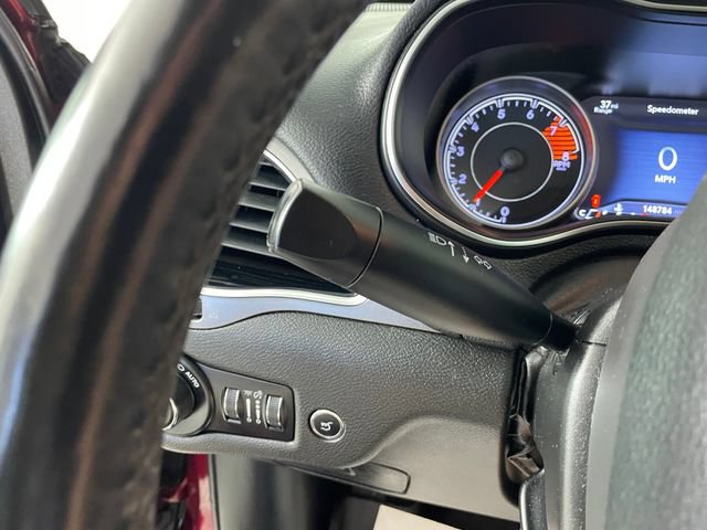 Used 2019 Jeep Cherokee Limited w/ Technology Group AWD/4WD image 15