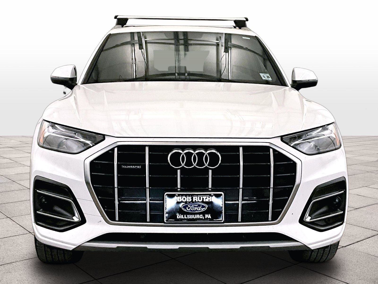 Used 2023 Audi Q5 2.0T Premium w/ Convenience Package AWD/4WD image 3