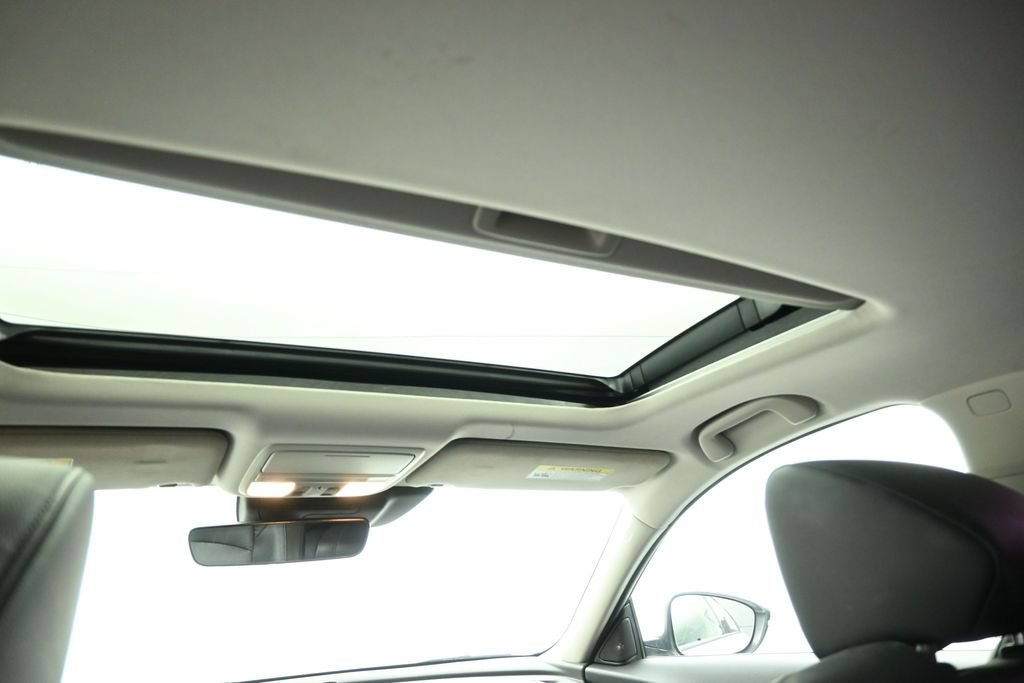 Used 2018 Honda Accord EX-L image 9