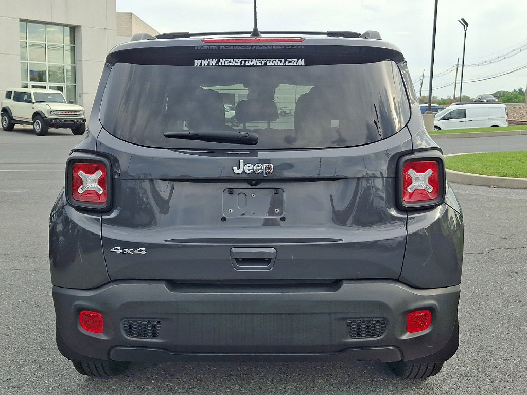Used 2023 Jeep Renegade Latitude w/ Premium Group AWD/4WD image 5