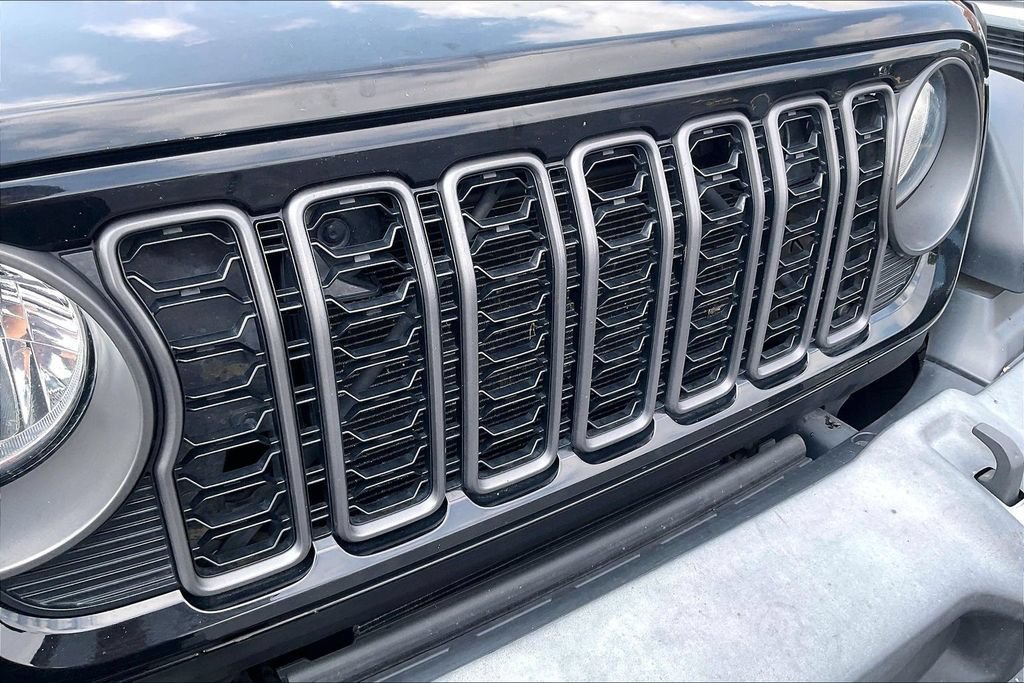 Used 2024 Jeep Wrangler Unlimited Sport AWD/4WD image 30