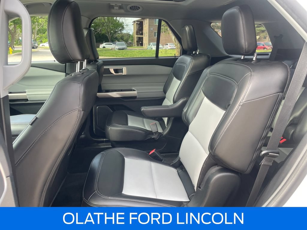 Certified 2022 Ford Explorer XLT w/ Equipment Group 202A AWD/4WD image 23
