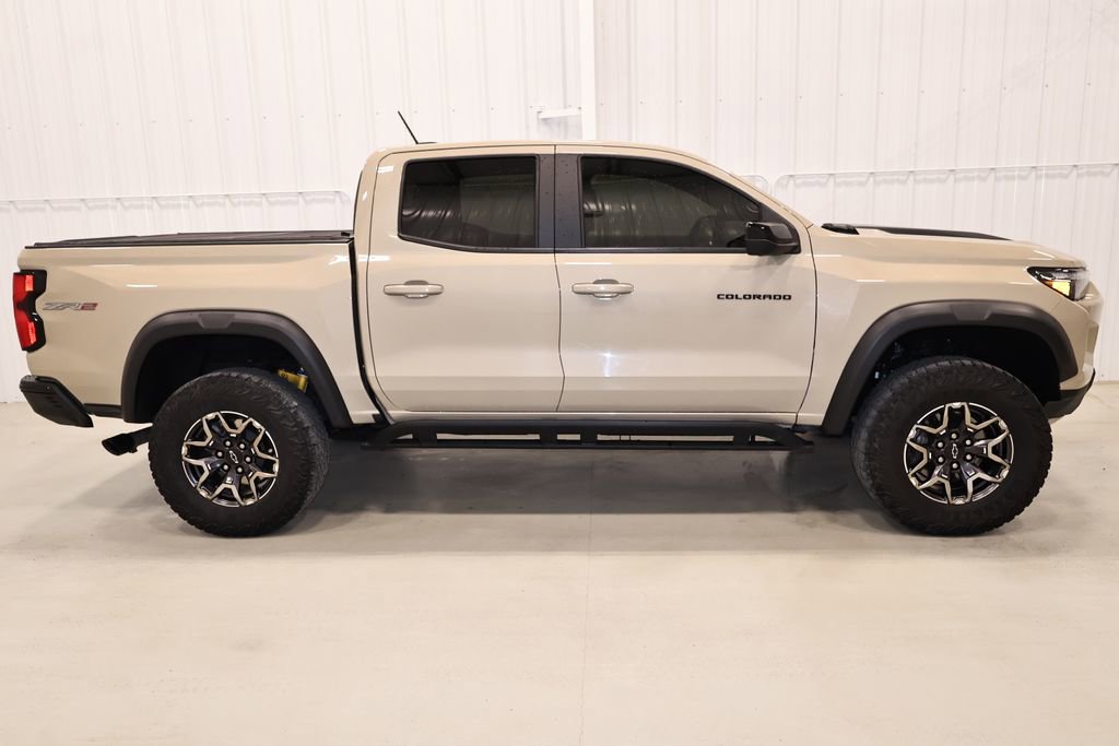Used 2024 Chevrolet Colorado ZR2 w/ ZR2 Convenience Package III image 2