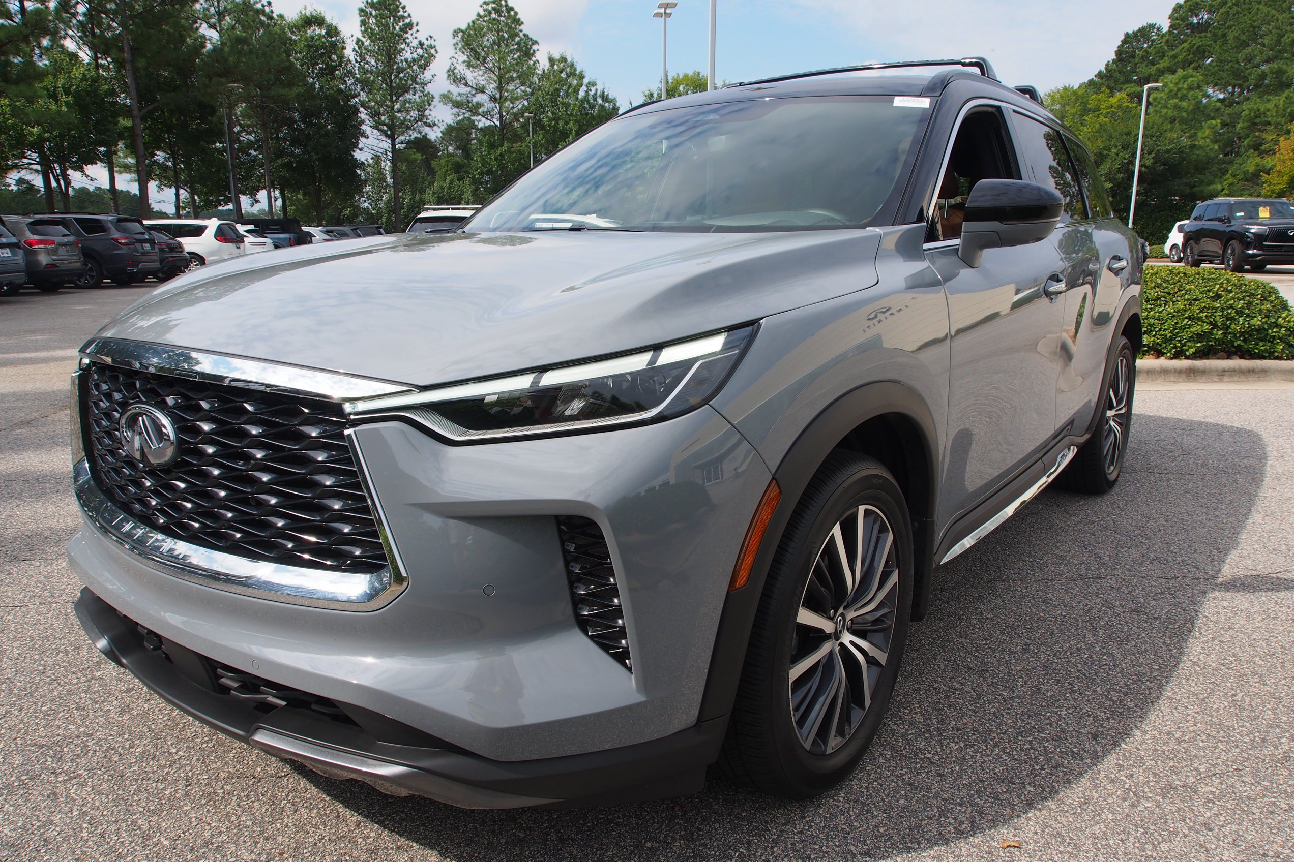 Used 2025 INFINITI QX60 Autograph w/ Lighting Package (N94) AWD/4WD image 4